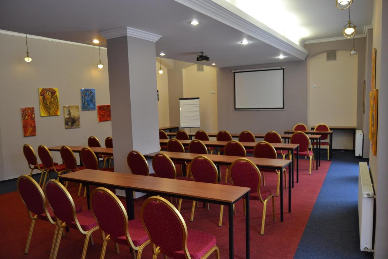 černý Orel Hotel